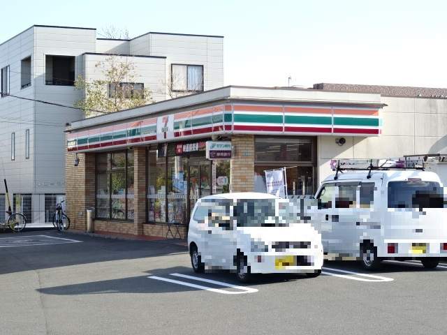 コンビニ　セブン－イレブン浜松蜆塚４丁目店（コンビニ）まで813m