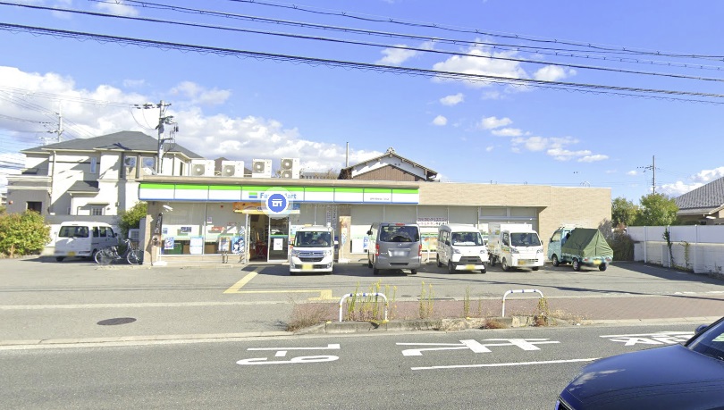 コンビニ　ファミリーマート荒牧四丁目店（コンビニ）まで535m