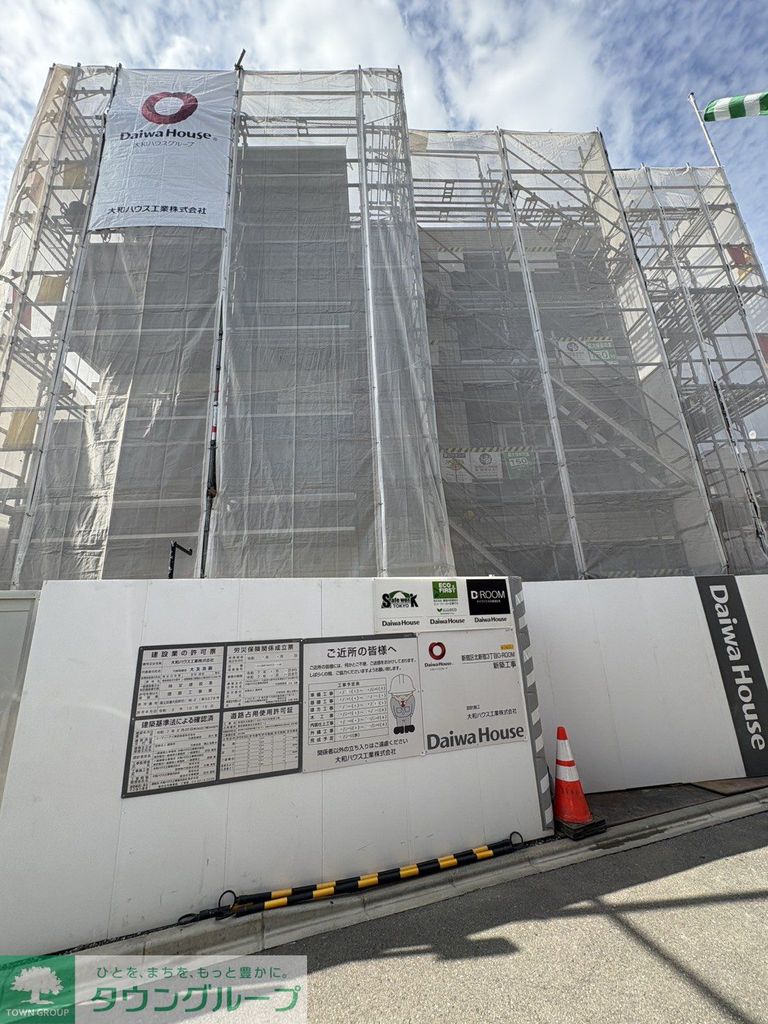 建物外観　駐車場