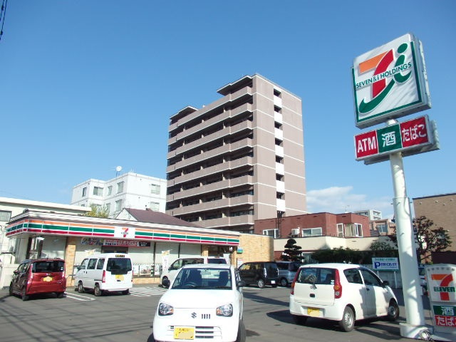 コンビニ　セブンイレブン（コンビニ）まで191m