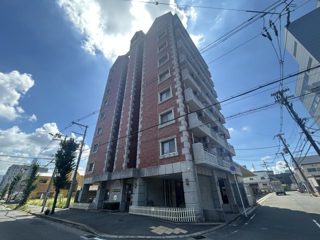 建物外観　落ち着いた雰囲気の外観です