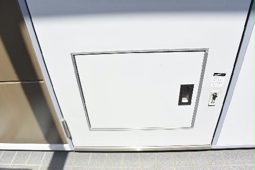 玄関　宅配ボックス