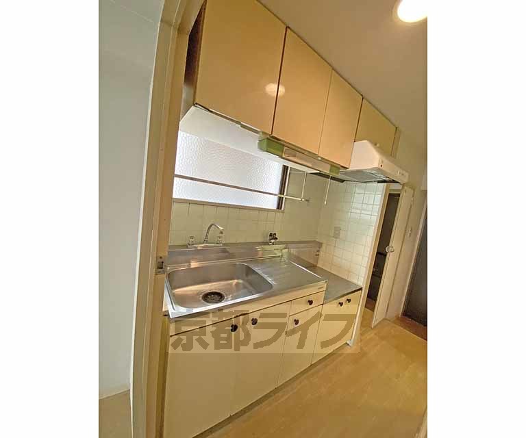 キッチン　収納たっぷりのキッチンです。