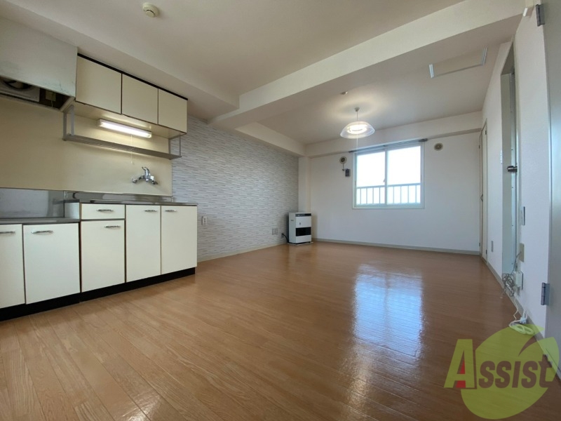 居室・リビング　陽の光が差し込む明るいお部屋は気持がいいですね～