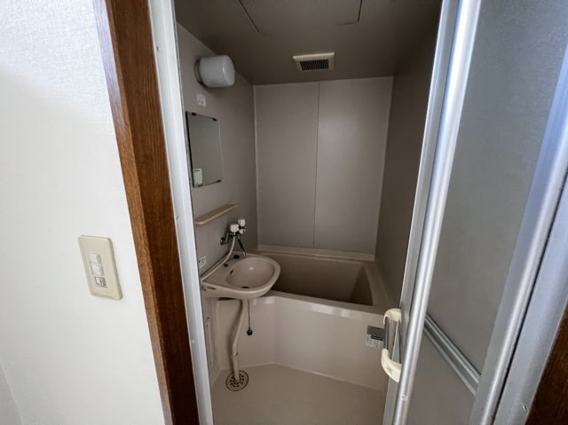 バス・シャワールーム　ゆったり過ごせるお風呂です