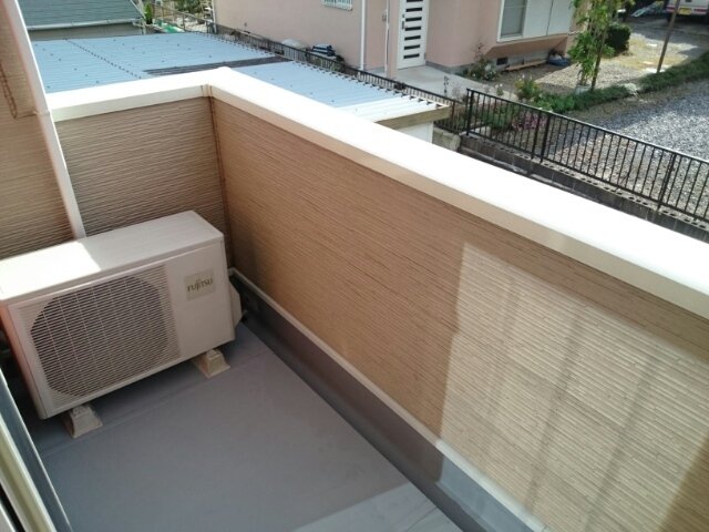 バルコニー　開放的で明るい空間を演出してくれるバルコニーです