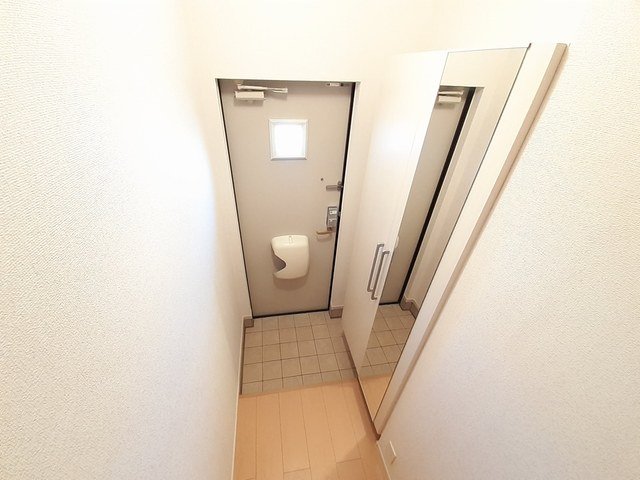 玄関　収納もある玄関です