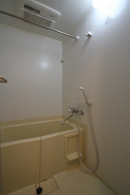 バス・シャワールーム　同物件別号室の写真です。