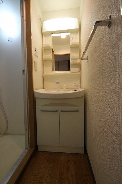 洗面設備　同物件別号室の写真です。