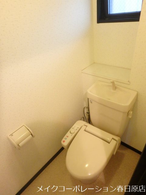 トイレ　写真は同型タイプ