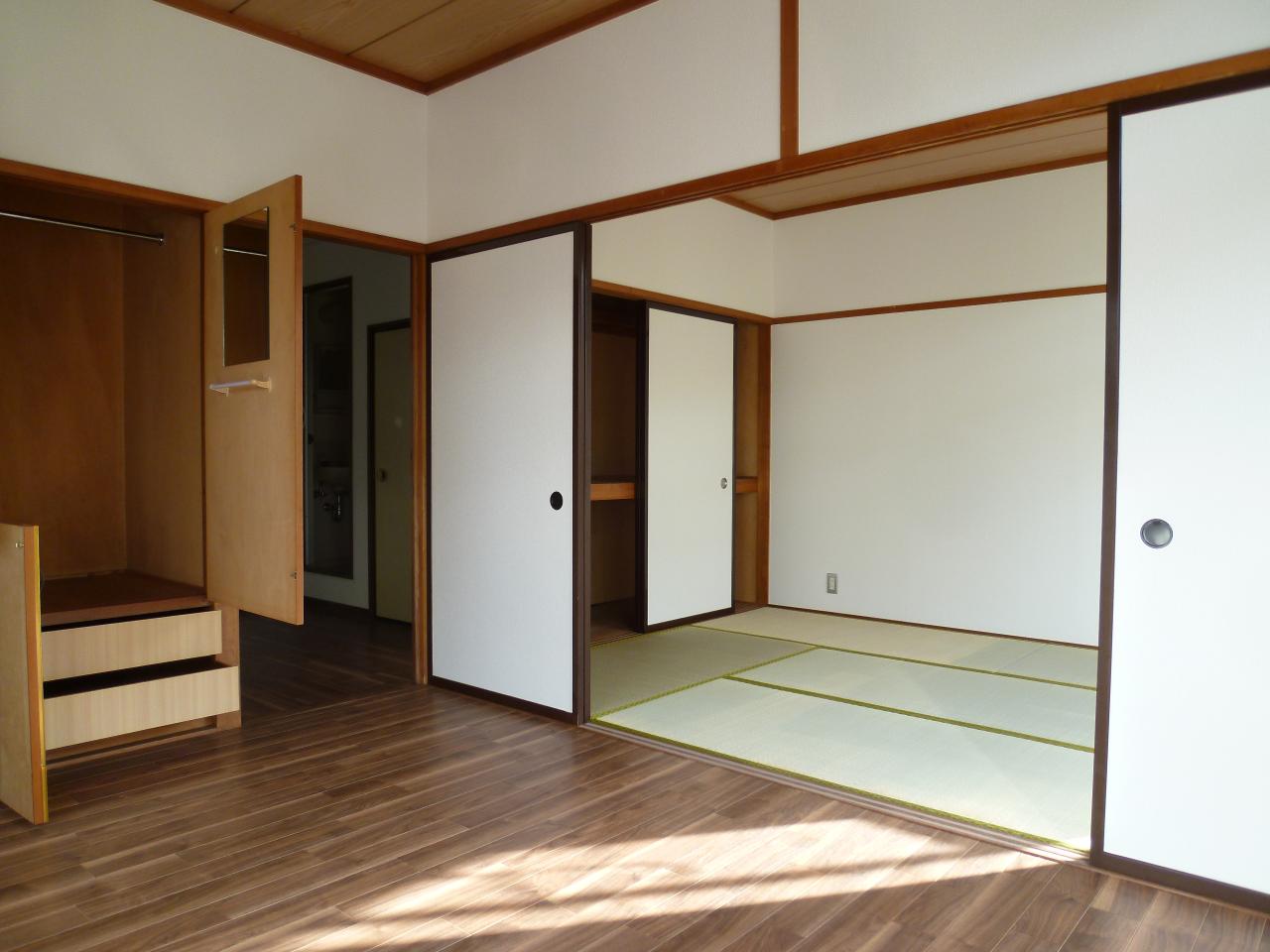 高徳ハイツの居間写真