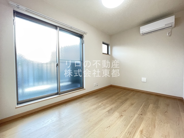 居室・リビング　南西向きで日当たり良好なお部屋！暖かな日差しが入ります♪