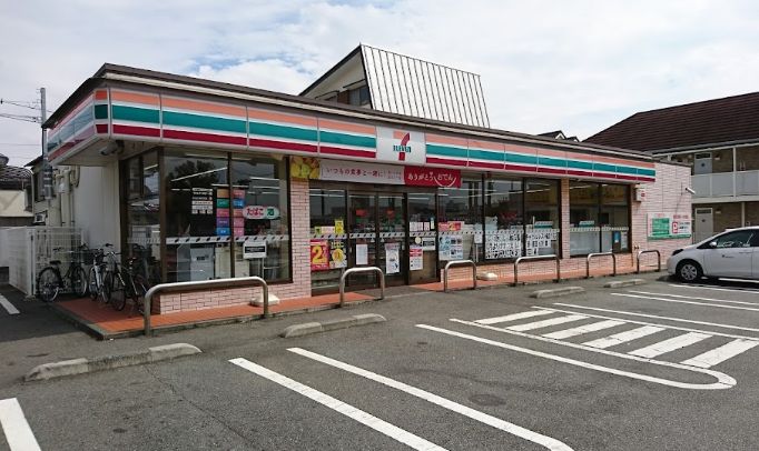コンビニ　セブンイレブン立川泉体育館駅前店（コンビニ）まで458m