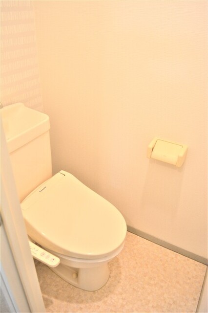 トイレ　温水洗浄暖房便座