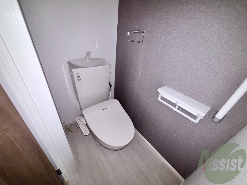 トイレ　トイレは温水洗浄便座付きで嬉しいですね。