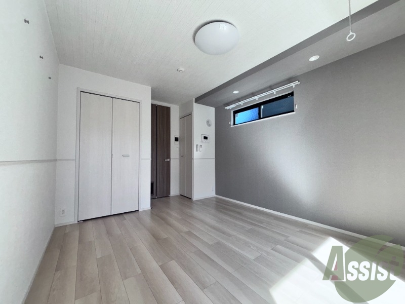 その他部屋・スペース　別角度のリビングです。家具配置をお楽しみください。