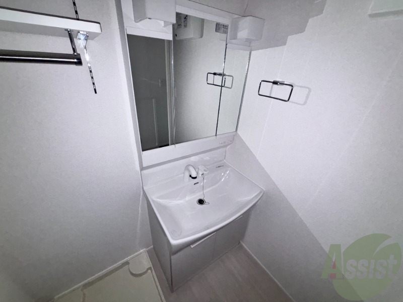 洗面設備　洗面台は独立しています。朝の支度はこちらから。