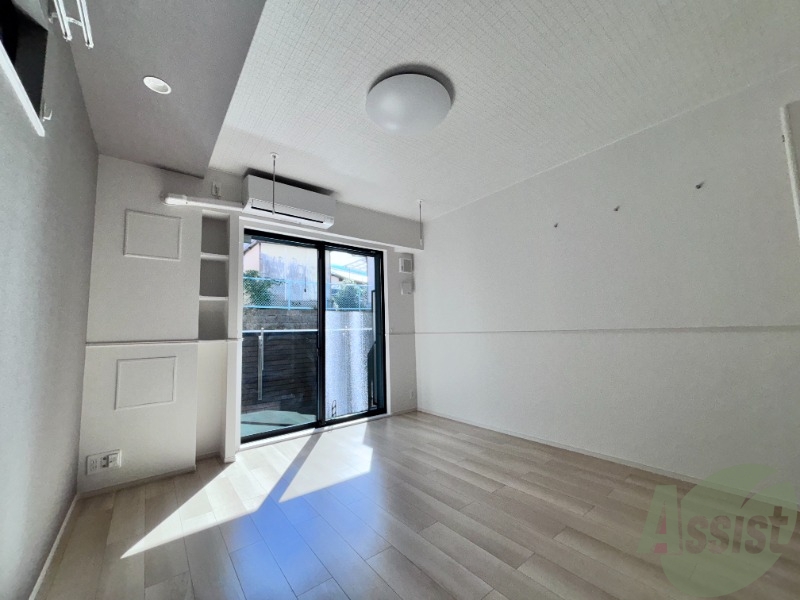 居室・リビング　こちらのリビングは洋室の７．６帖になります。