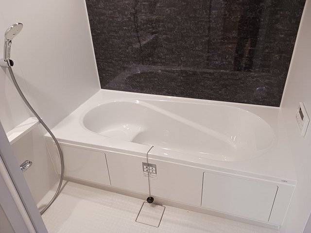 バス・シャワールーム　【さくらヒルズ　Ａ】ゆったり過ごせるお風呂です