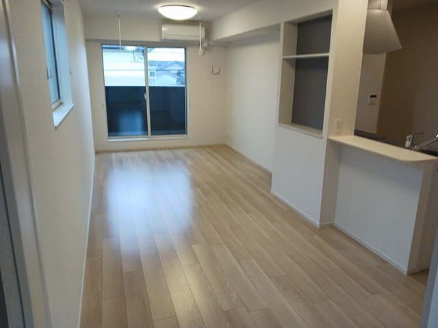 居室・リビング　【さくらヒルズ　Ａ】使いやすい居間です