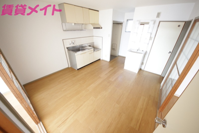 居室・リビング　反転タイプ参考写真