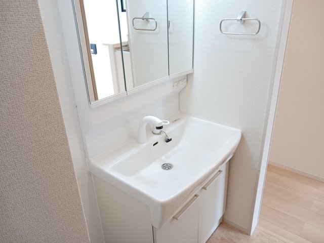 洗面設備　コンパクトで使いやすい洗面所