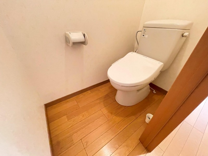 トイレ　トイレ