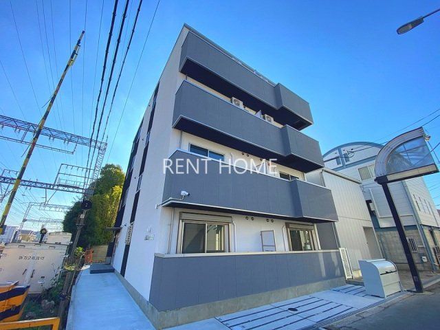 建物外観　重量鉄骨造４階建てマンションです