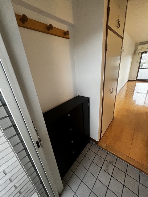 玄関　下駄箱付