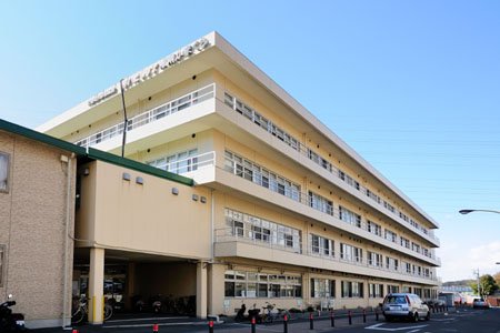 病院　沖縄徳洲会湘南かまくらクリニック（病院）まで549m