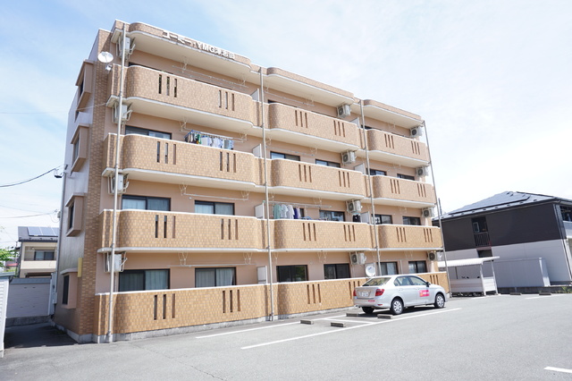 建物外観　２０２０年６月撮影