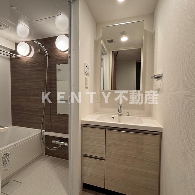 洗面設備　コンパクトで使いやすい洗面所