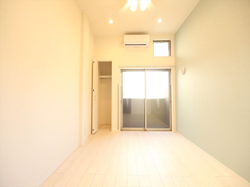 バルコニー　洋室6.5帖　ロフト5.7帖（収納にも使えます）　同仕様写真