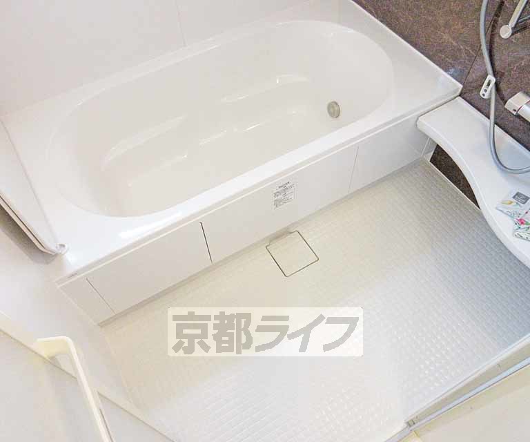 バス・シャワールーム　ゆったりとしたバスルームです！