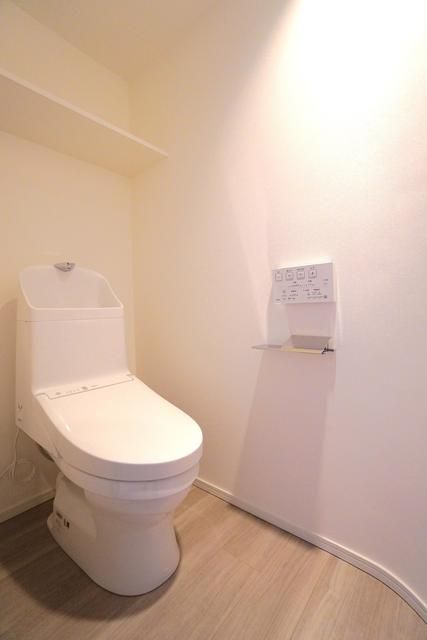 トイレ　同タイプ部屋　参考写真です