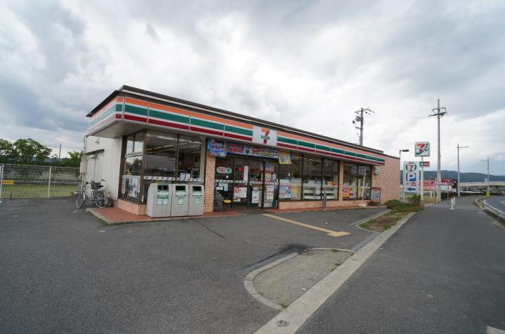 コンビニ　セブンイレブン法隆寺インター店（コンビニ）まで300m