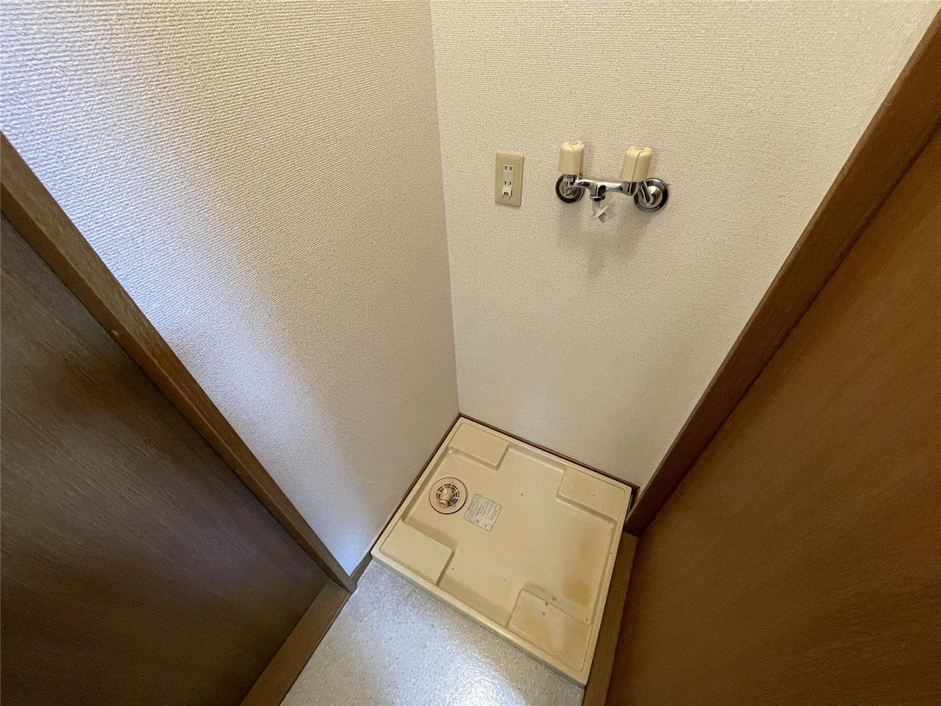 洗面設備　洗濯機置き場