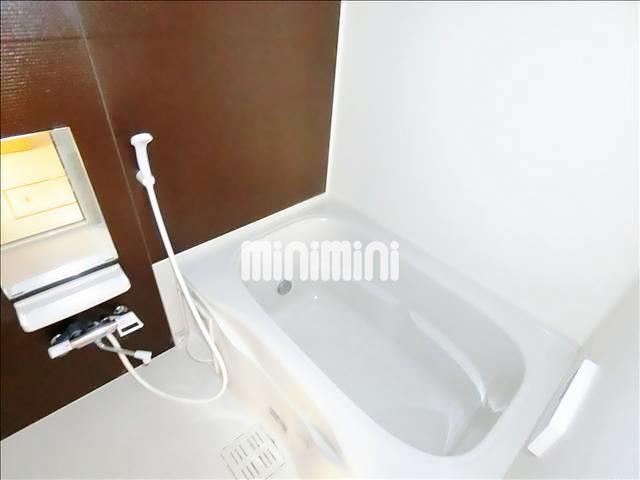 バス・シャワールーム　追い焚き機能付きのお風呂です。