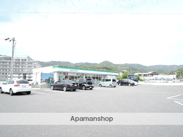 コンビニ　ファミリーマート高知インター店（コンビニ）まで264m