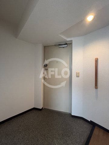 玄関　ディアコート新大阪　玄関