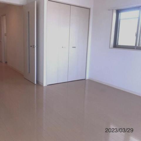 居室・リビング　室内