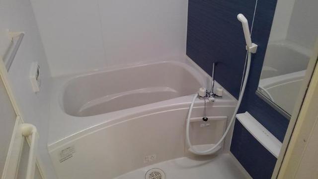 バス・シャワールーム　シャワー・追い焚き給湯