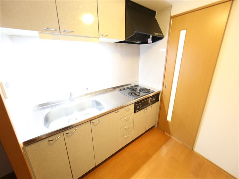 キッチン　システムキッチン　ガス3口コンロ　グリル付