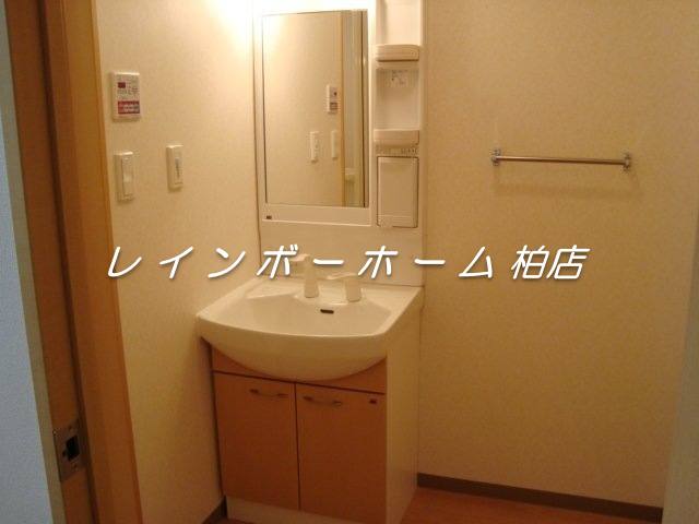 洗面設備　忙しい朝には欠かせない洗面所です