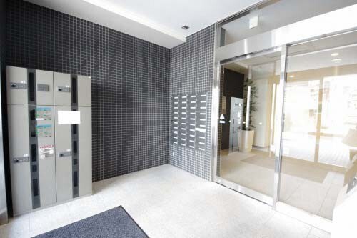 エントランス　オートロック・宅配ＢＯＸ付き