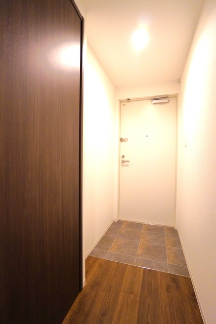 玄関　※写真は同タイプ住戸です。