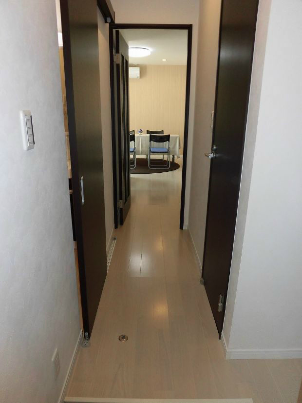 玄関　※参考写真