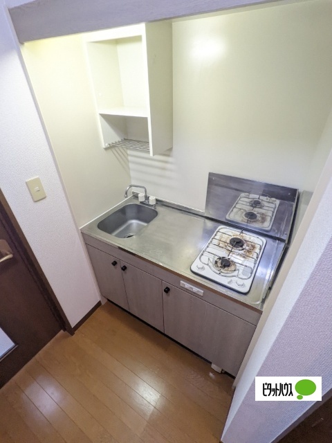 キッチン　同物件別部屋