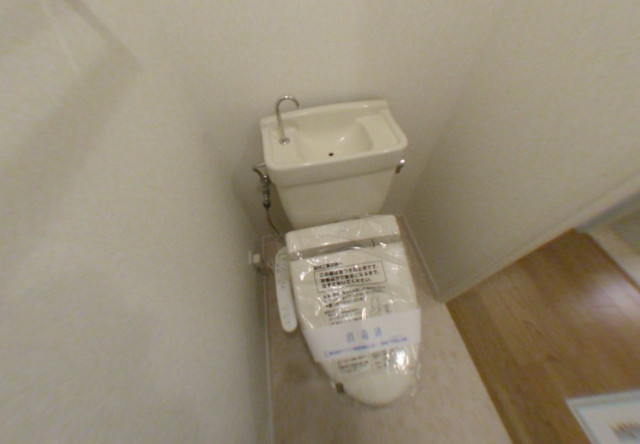 トイレ　温水洗浄便座