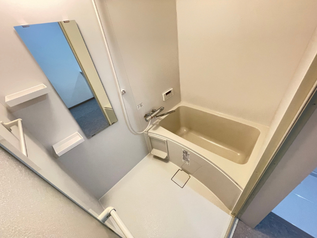 バス・シャワールーム　ゆったり入れるお風呂です